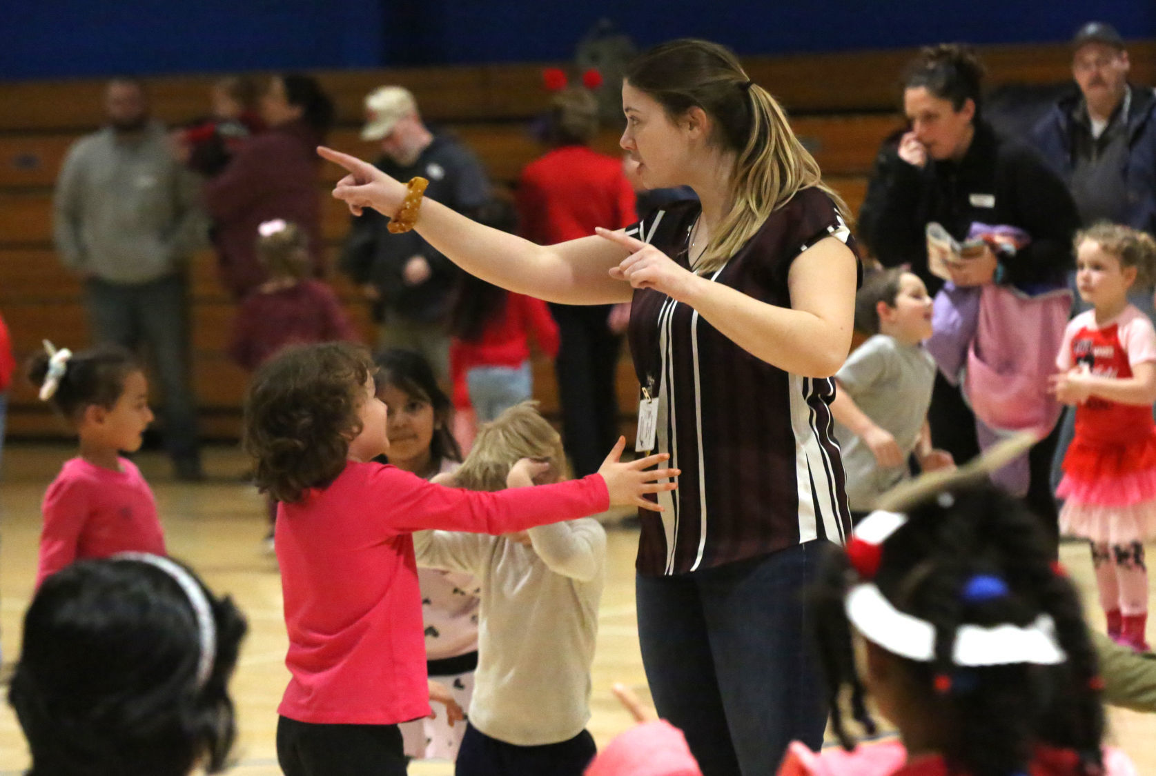 Marsh School dance and jump rope contest